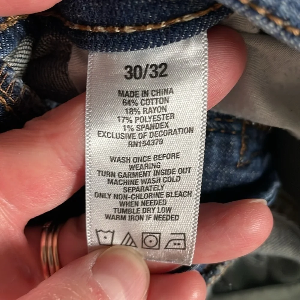size 30x32 Aeropostale slim dark denim jeans